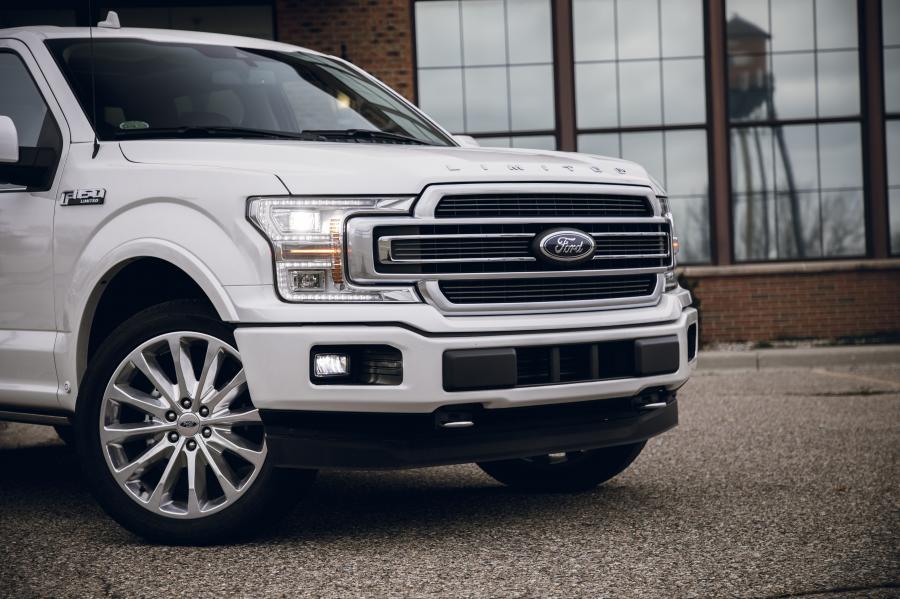 Детали экстерьера Ford F-150 Limited SuperCrew 2018 года  (фото 38 из 59)